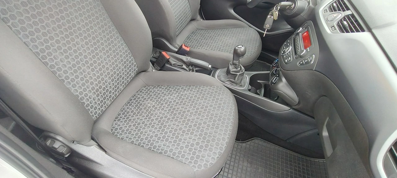 Opel Corsa - Zdjęcie 11