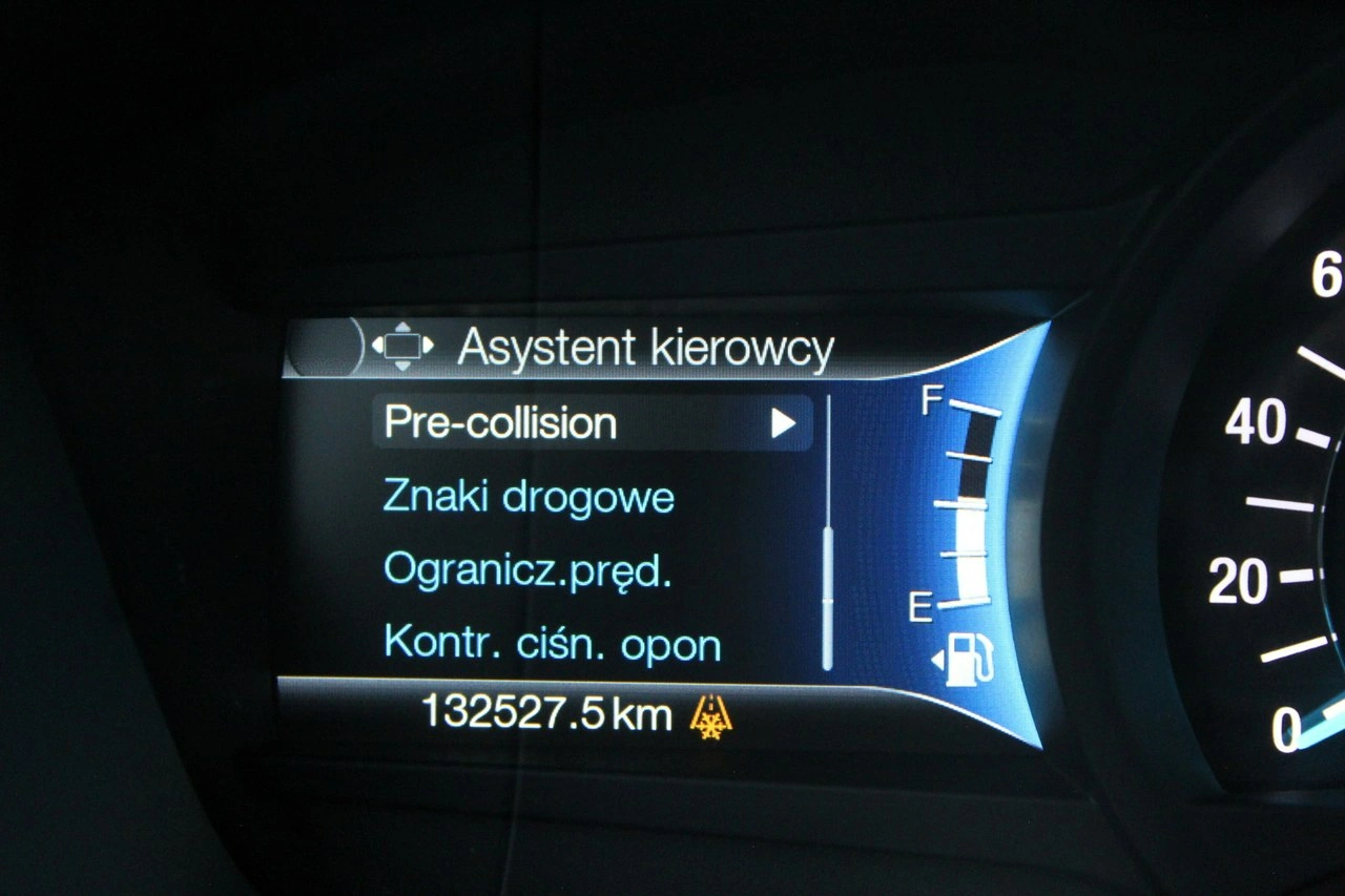 Ford Mondeo - Zdjęcie 28