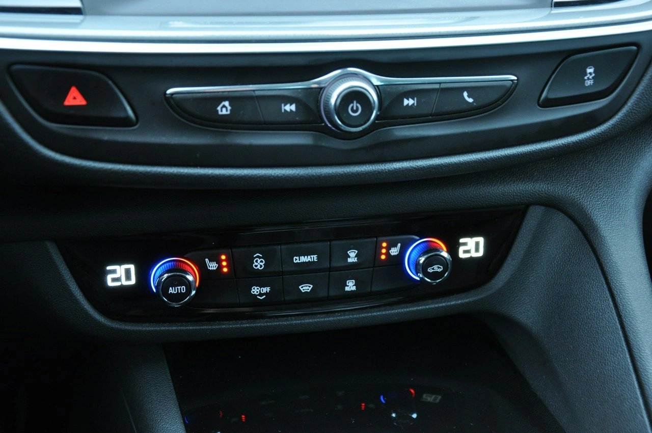 Opel Insignia - Zdjęcie 14