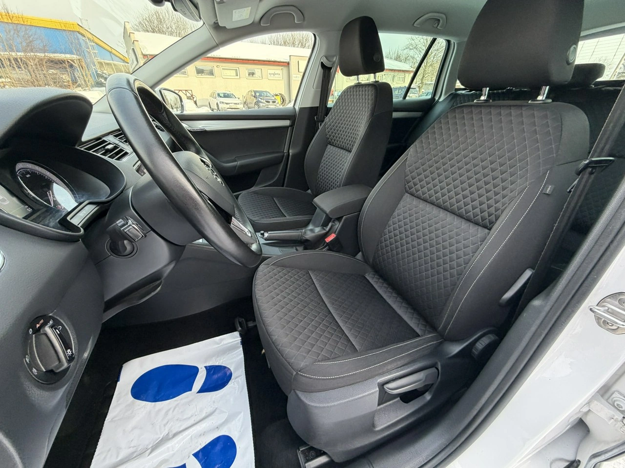 Skoda Octavia - Zdjęcie 18