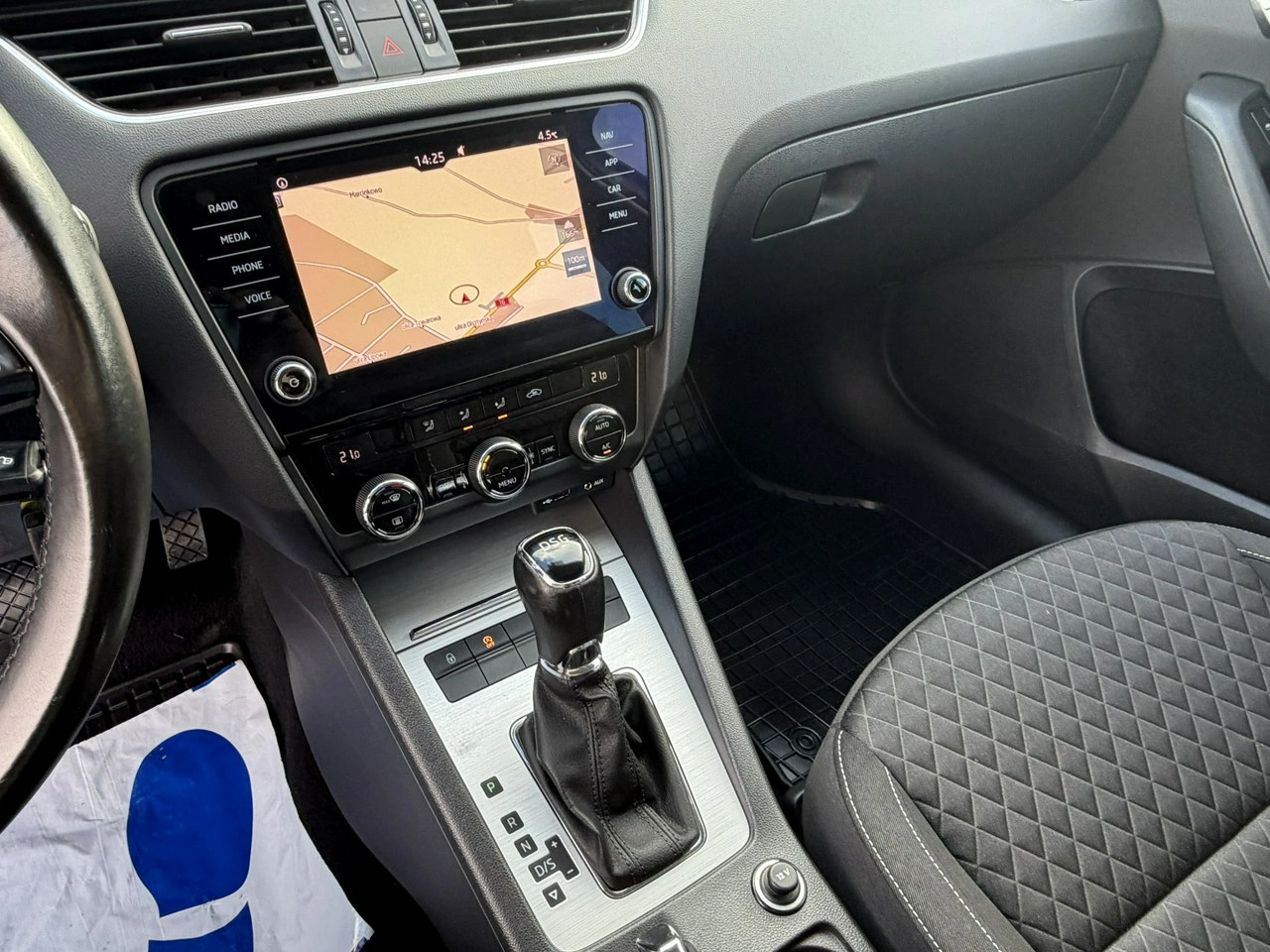 Skoda Octavia - Zdjęcie 24