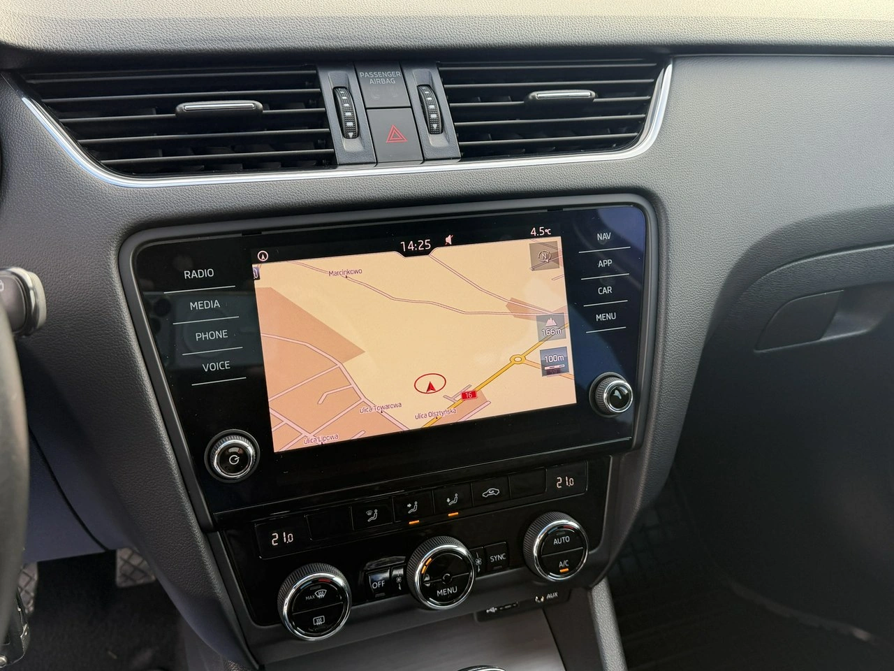 Skoda Octavia - Zdjęcie 25