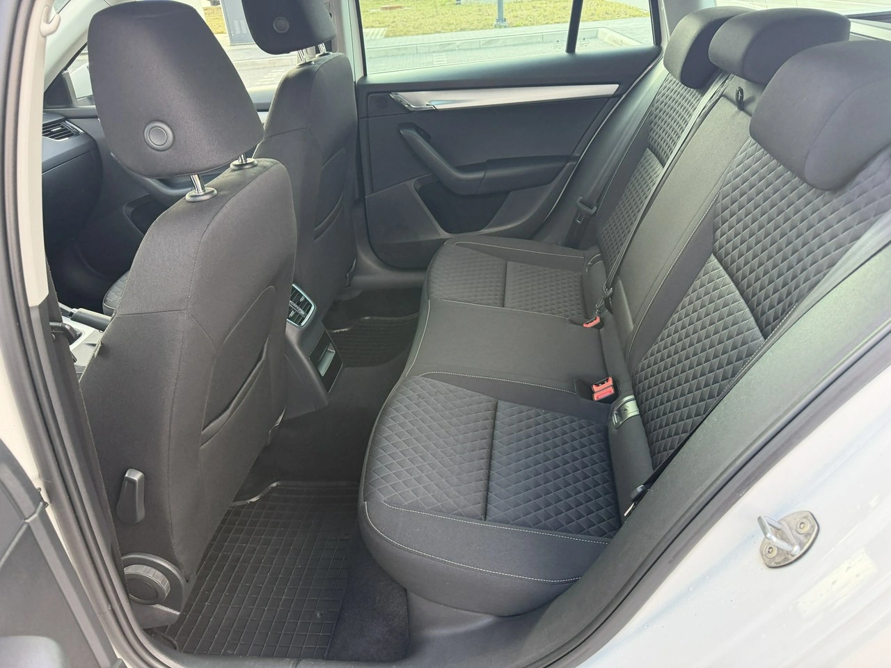 Skoda Octavia - Zdjęcie 28