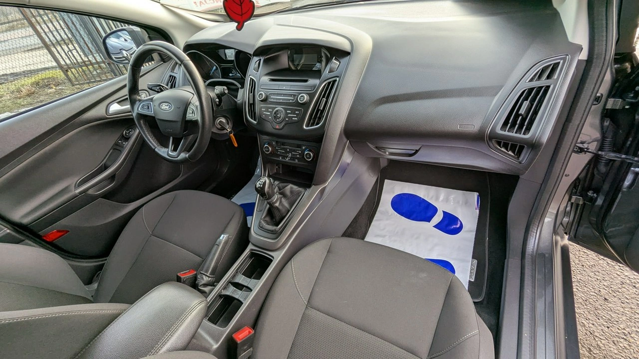 Ford Focus - Zdjęcie 20