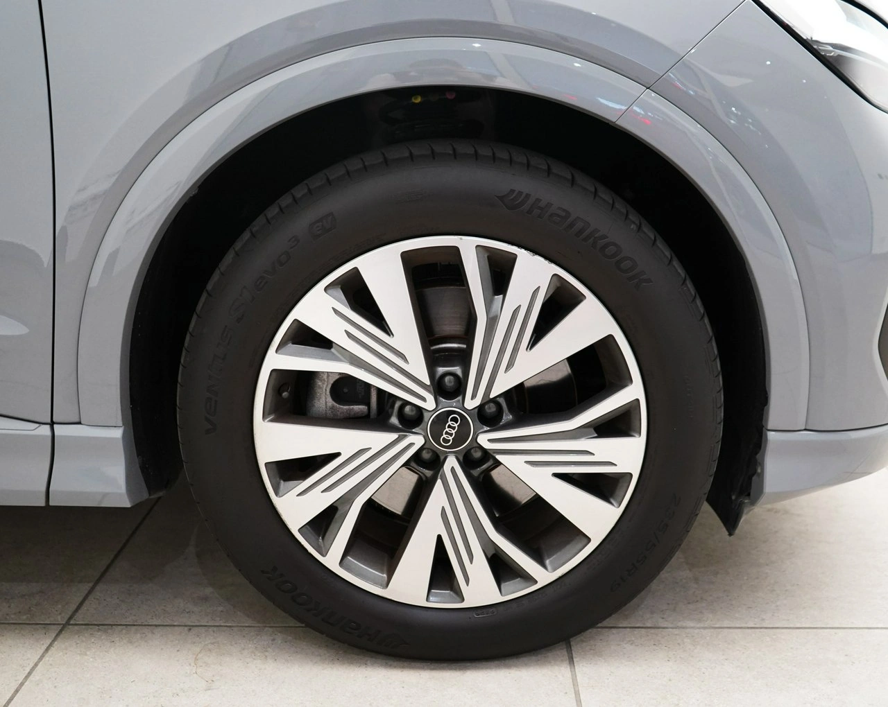 Audi Q4 - Zdjęcie 12