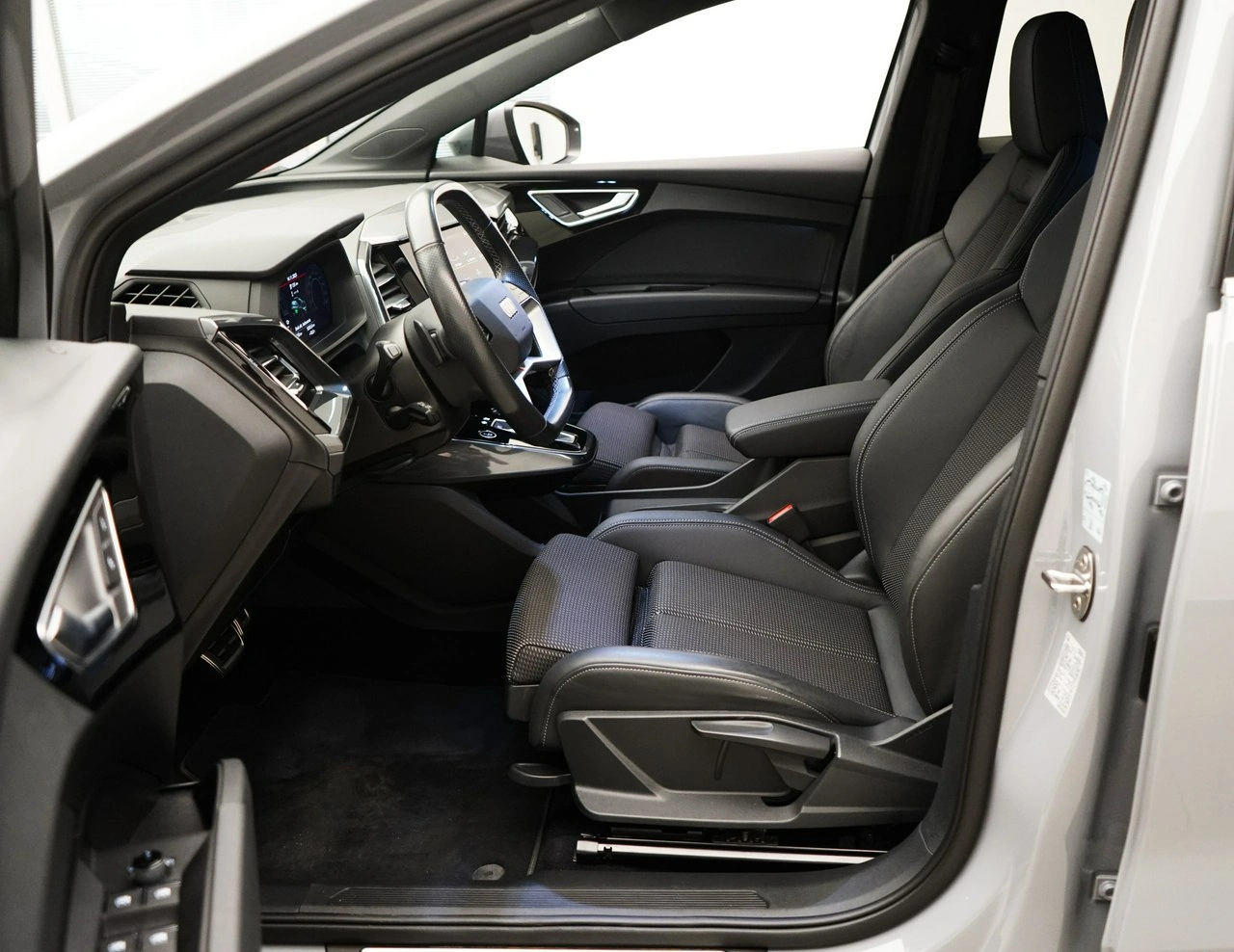 Audi Q4 - Zdjęcie 13