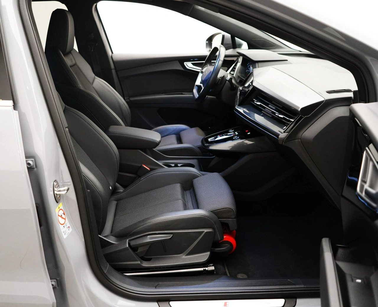 Audi Q4 - Zdjęcie 17