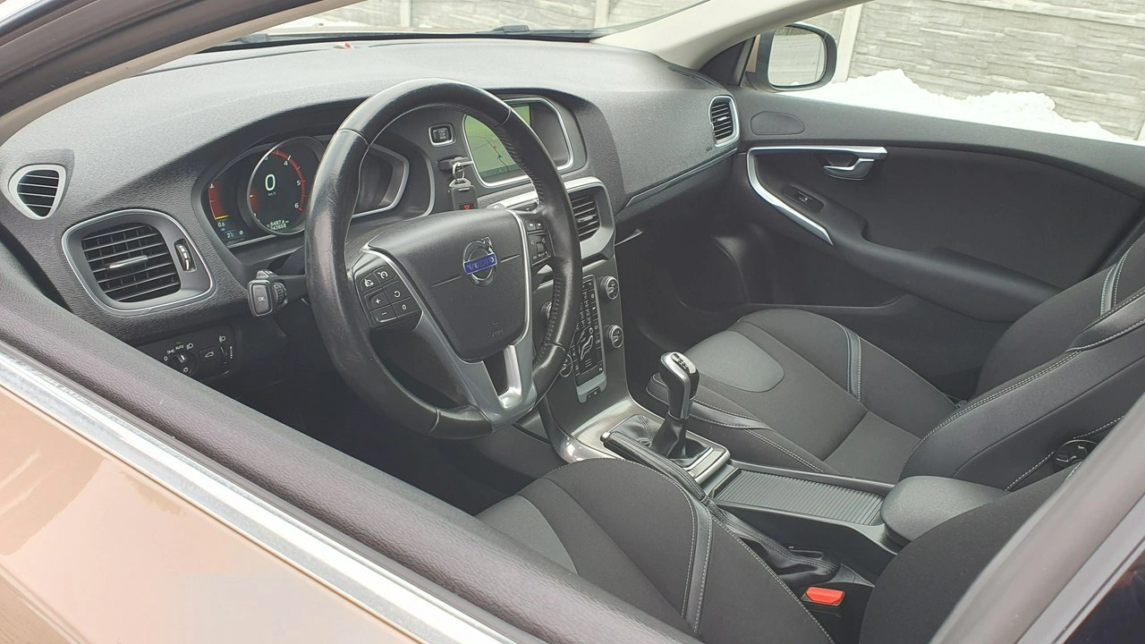 Volvo V40 - Zdjęcie 10