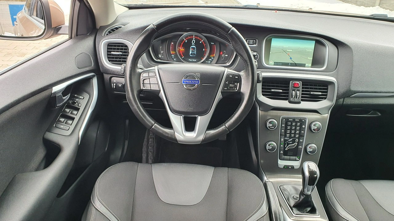 Volvo V40 - Zdjęcie 16
