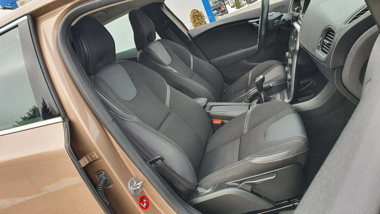 Volvo V40 - Zdjęcie 6