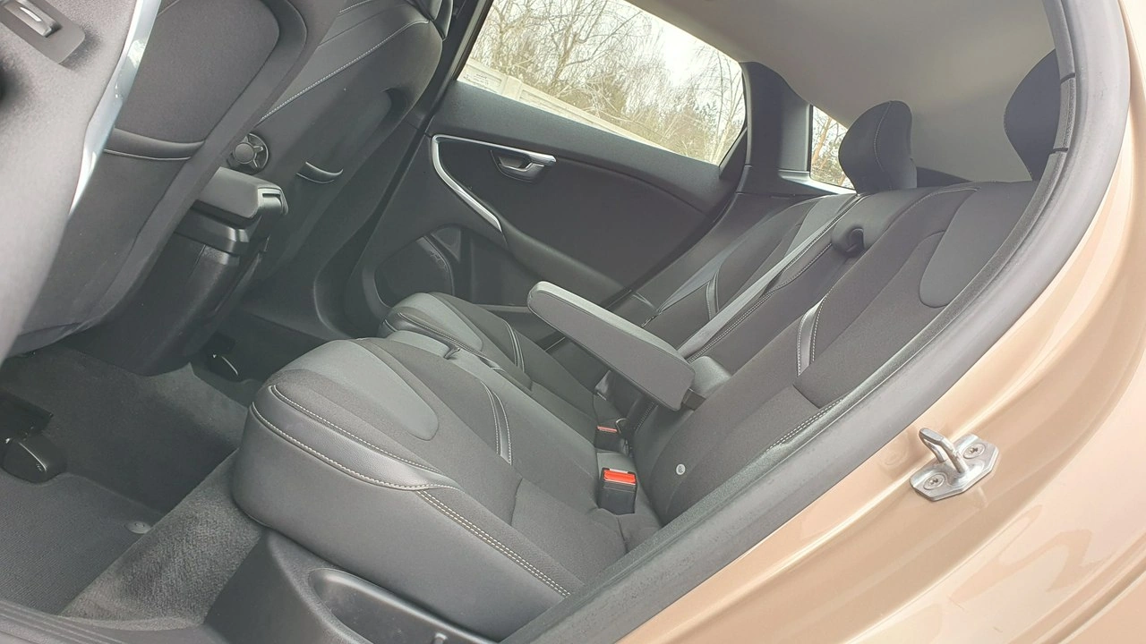 Volvo V40 - Zdjęcie 7
