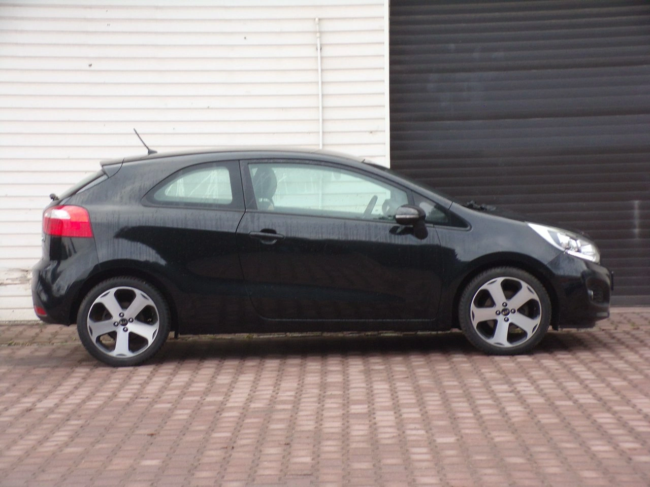 Kia Rio - Zdjęcie 11