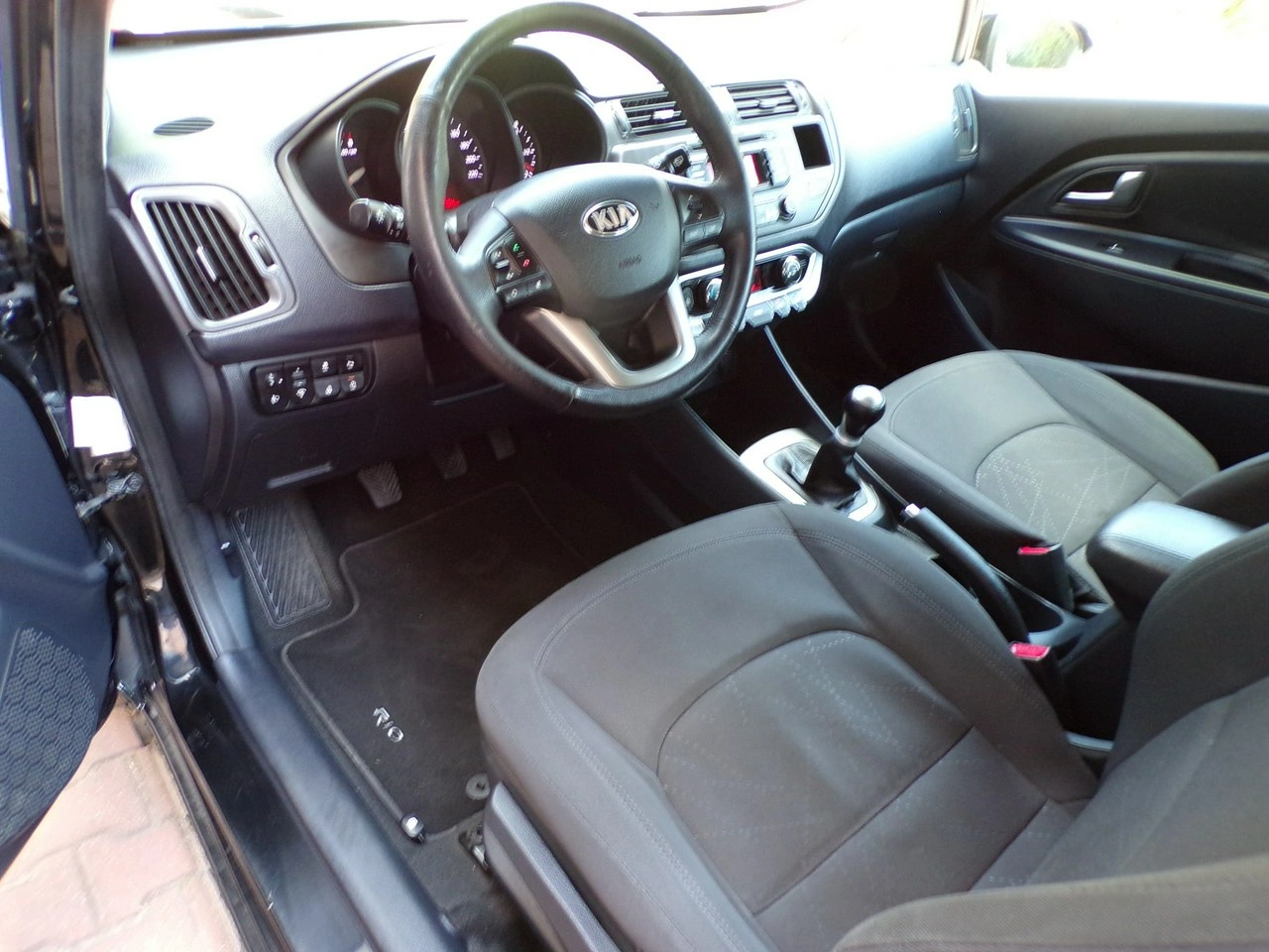 Kia Rio - Zdjęcie 16