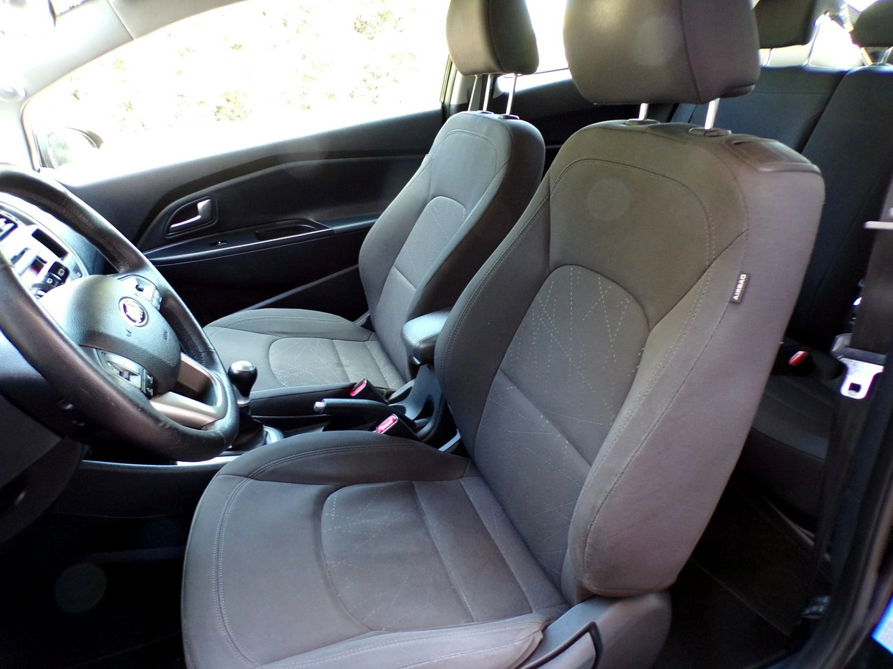 Kia Rio - Zdjęcie 19