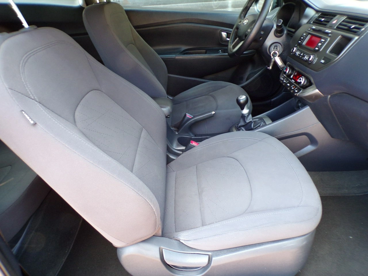 Kia Rio - Zdjęcie 24