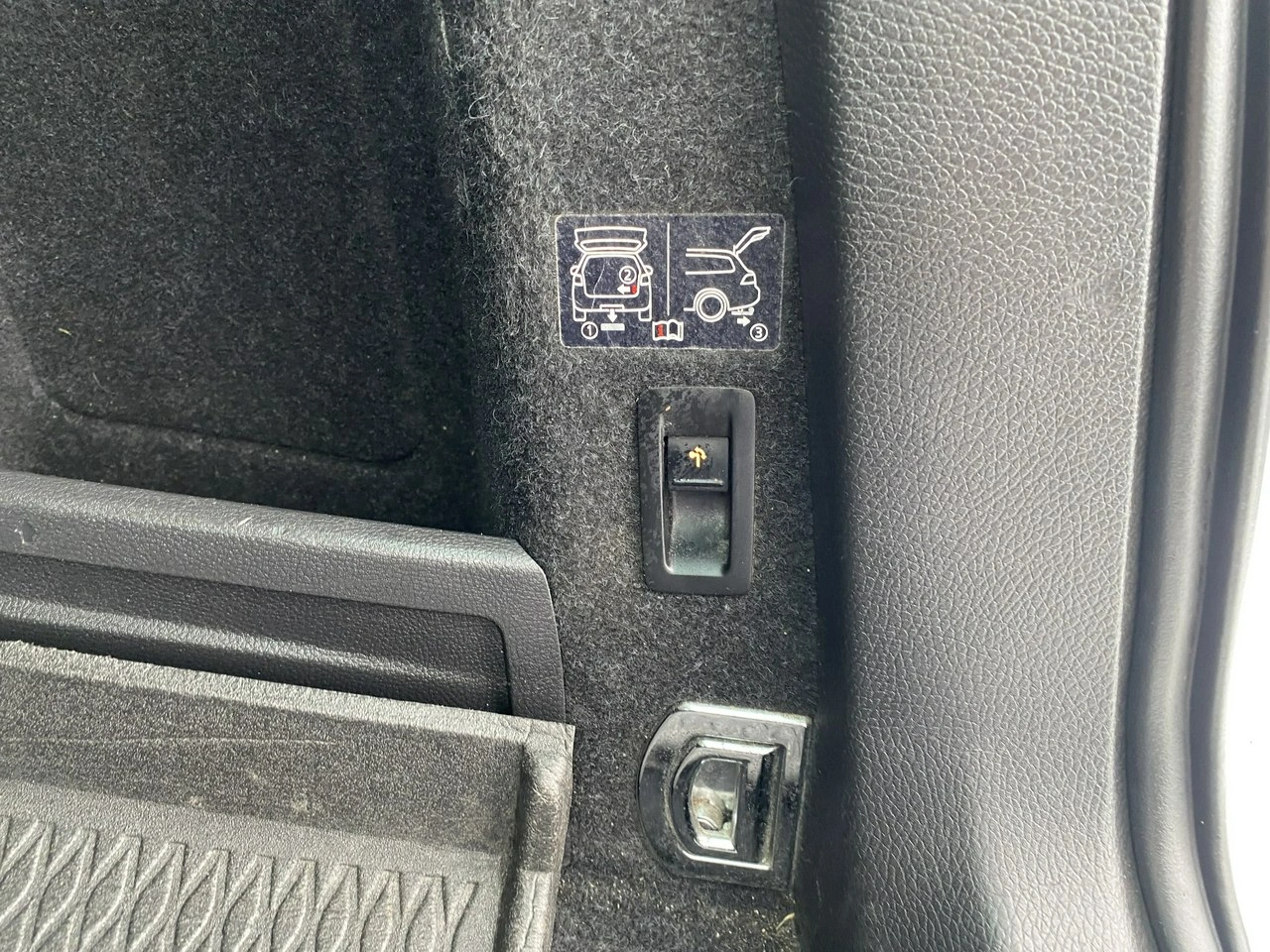 Volkswagen Passat Alltrack - Zdjęcie 28