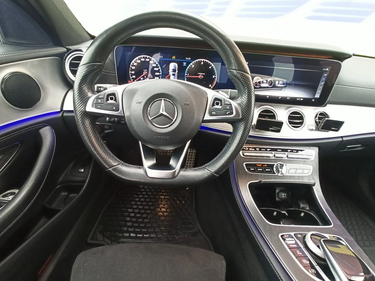 Mercedes E 220 - Zdjęcie 13