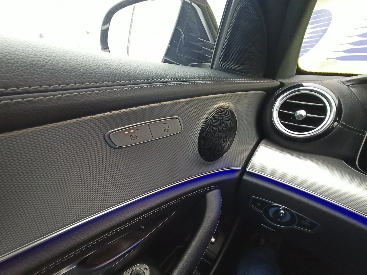 Mercedes E 220 - Zdjęcie 14