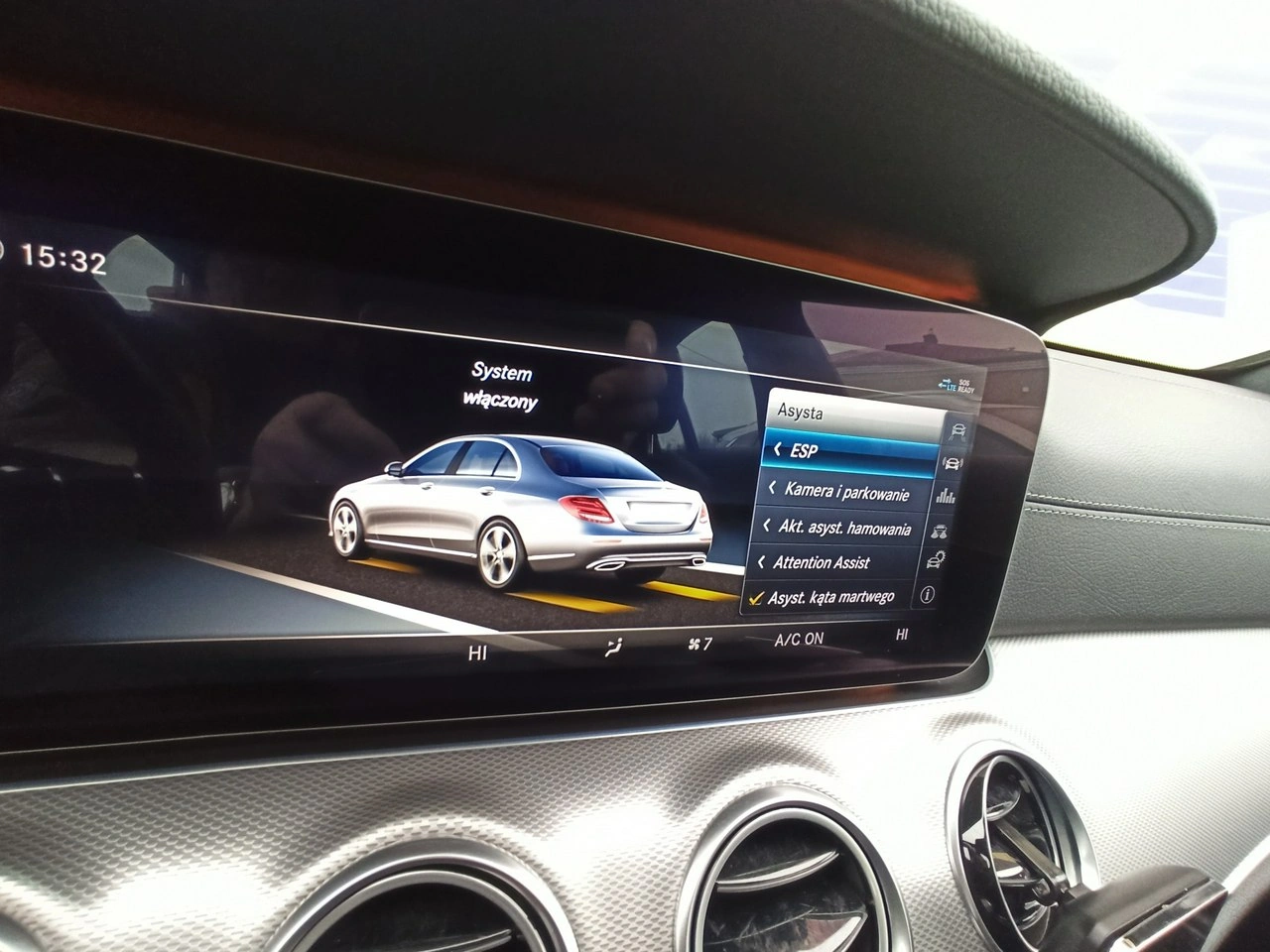 Mercedes E 220 - Zdjęcie 18