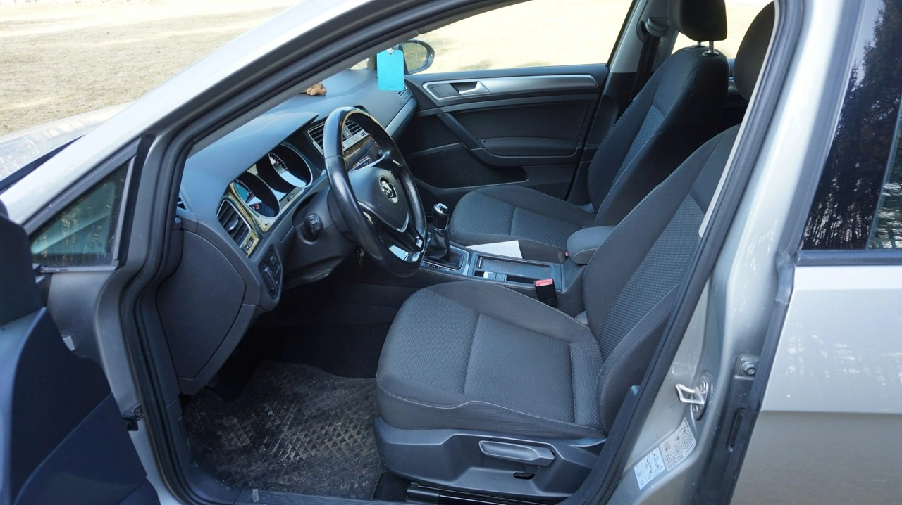 Volkswagen Golf - Zdjęcie 10