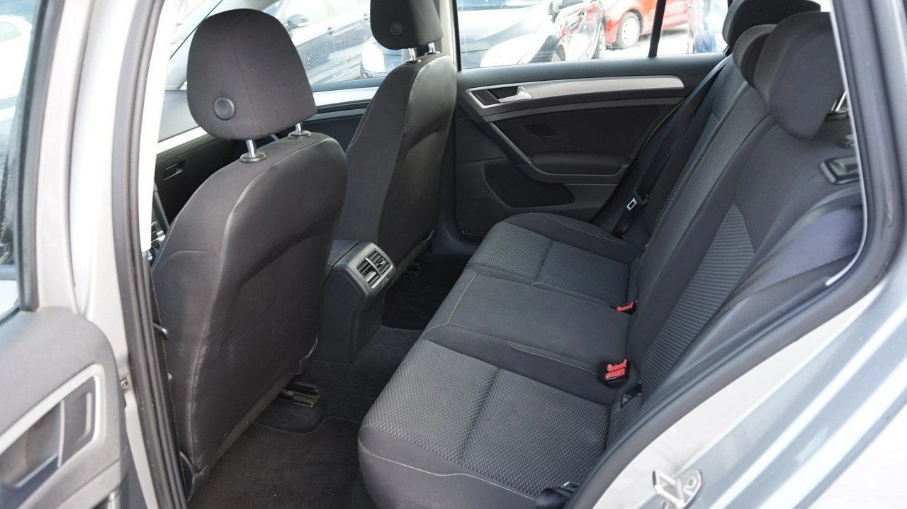 Volkswagen Golf - Zdjęcie 8