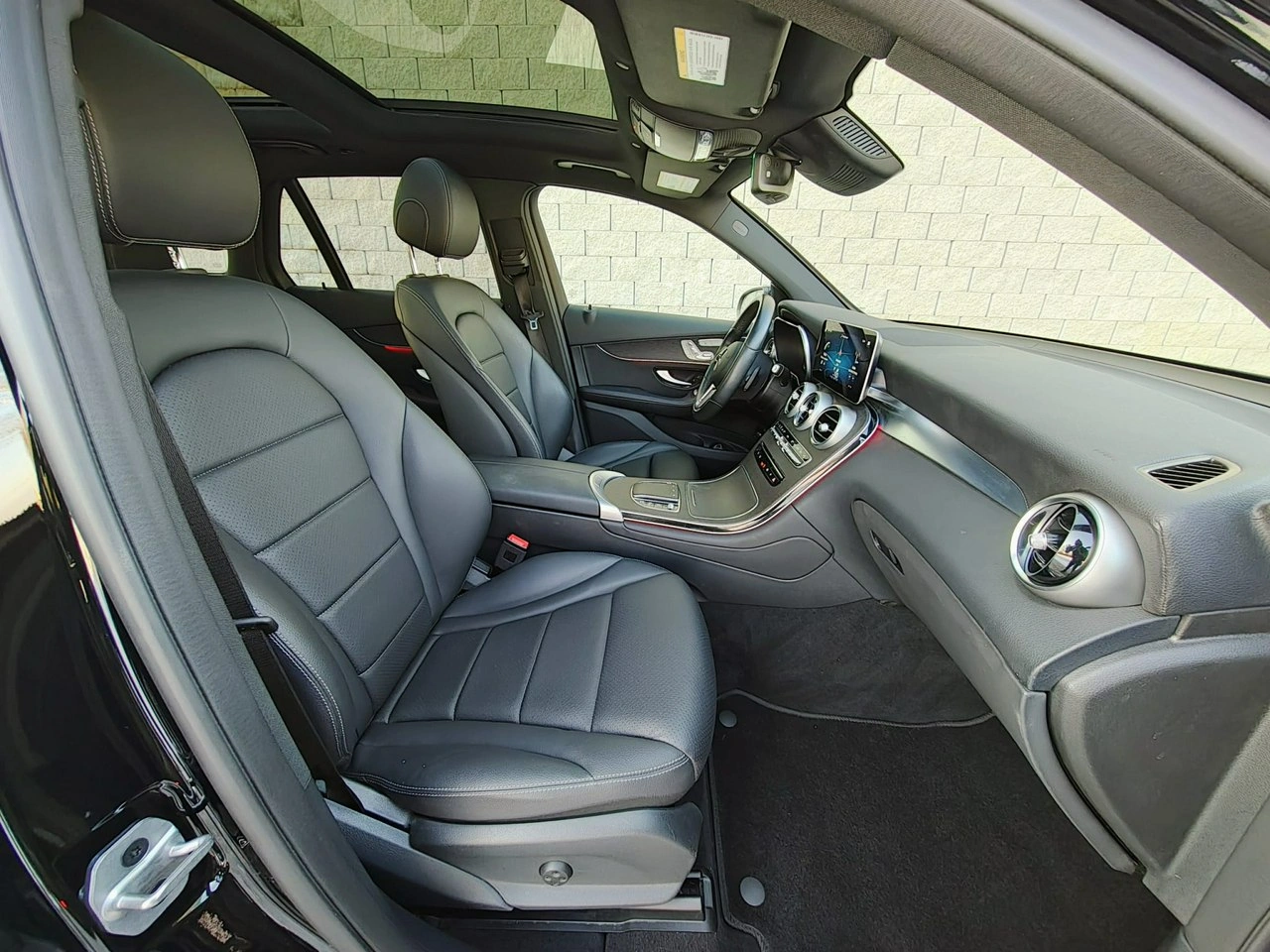 Mercedes GLC 300 - Zdjęcie 15