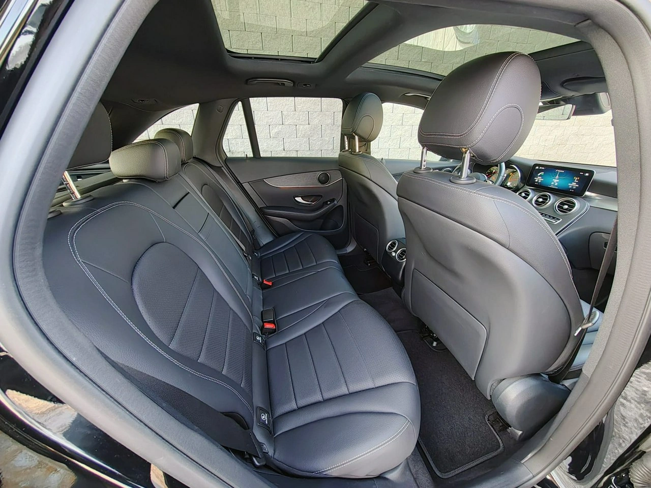 Mercedes GLC 300 - Zdjęcie 15