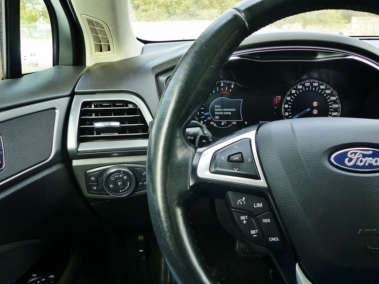 Ford Mondeo - Zdjęcie 30