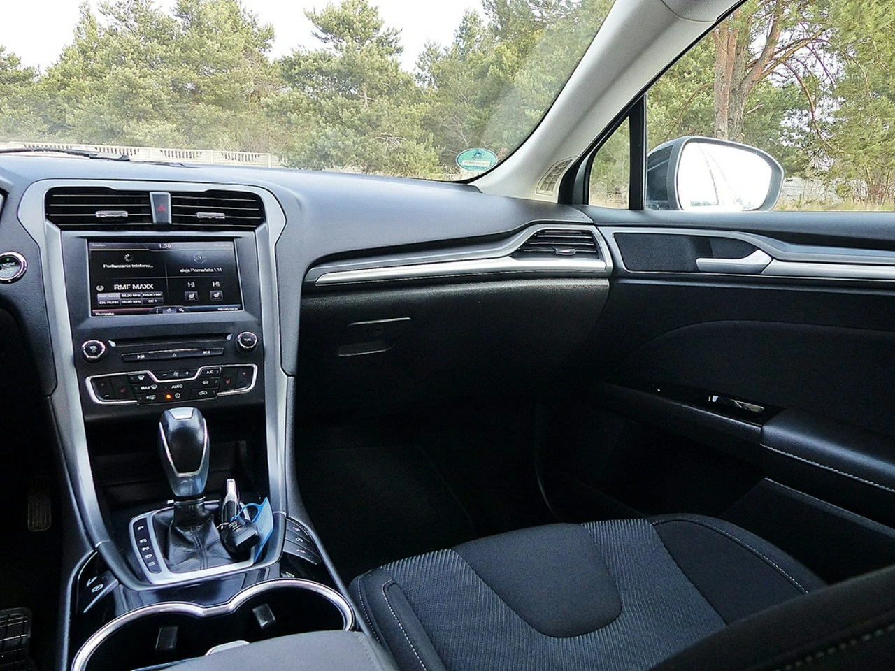 Ford Mondeo - Zdjęcie 36