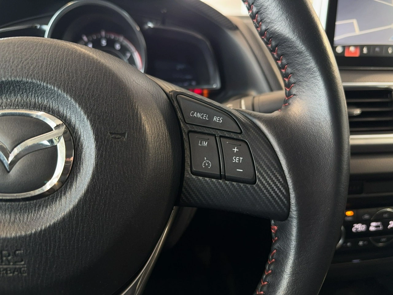 Mazda 3 - Zdjęcie 17