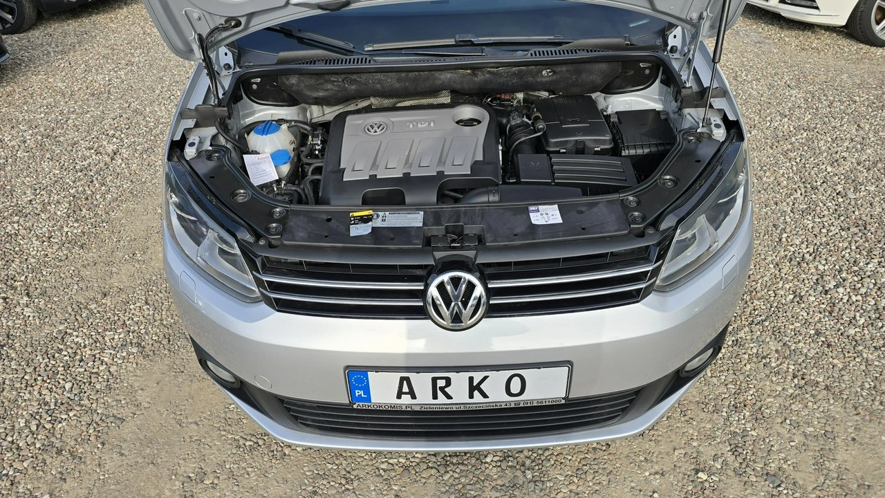 Volkswagen Touran - Zdjęcie 15