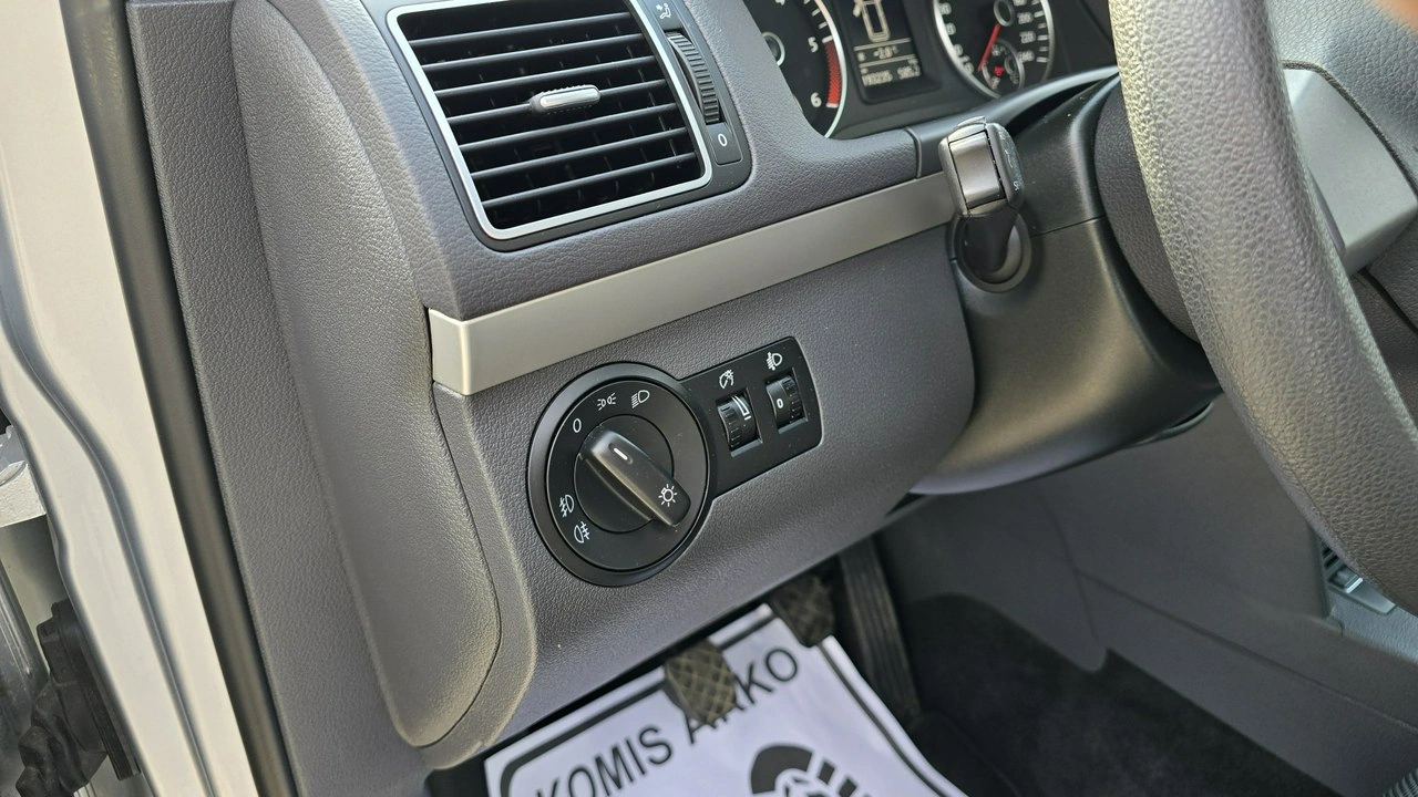 Volkswagen Touran - Zdjęcie 20