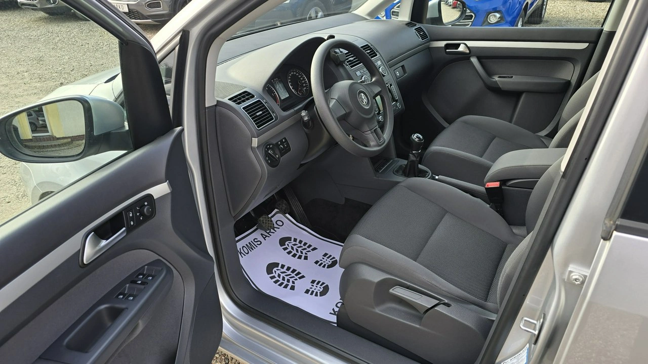 Volkswagen Touran - Zdjęcie 8