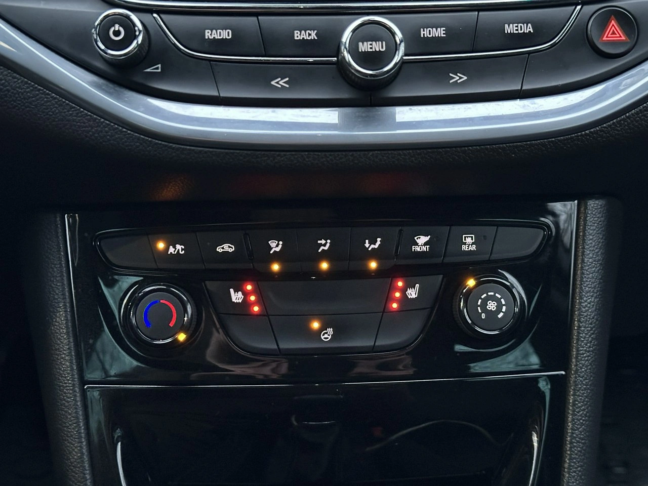 Opel Astra - Zdjęcie 24