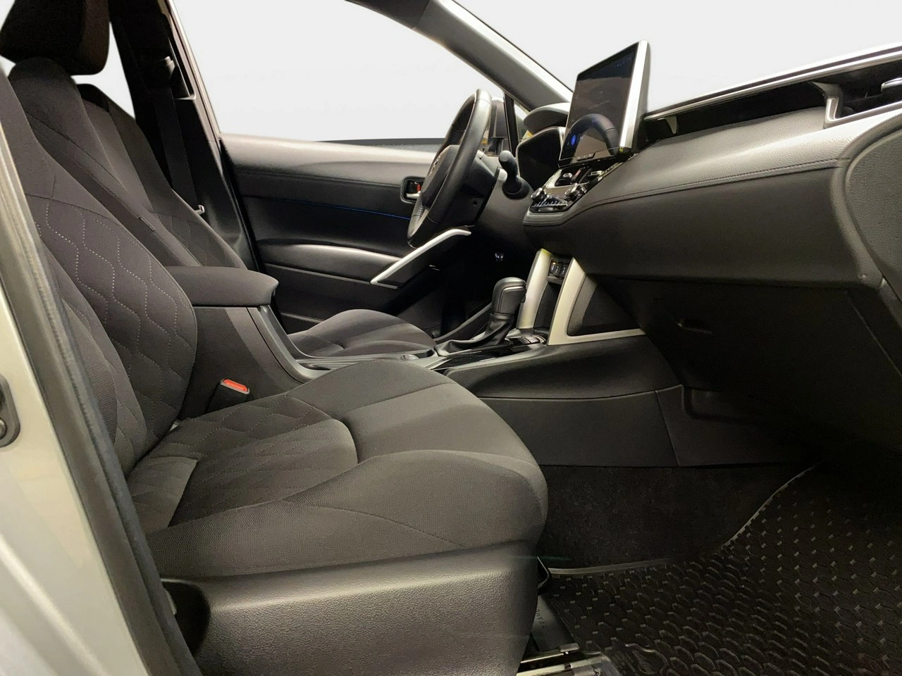 Toyota Corolla Cross - Zdjęcie 11