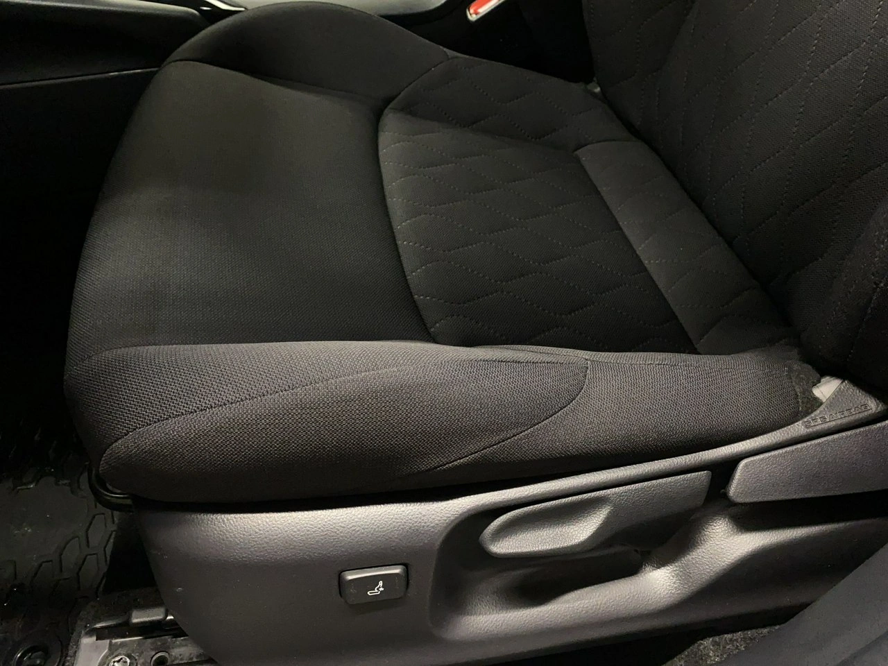 Toyota Corolla Cross - Zdjęcie 12