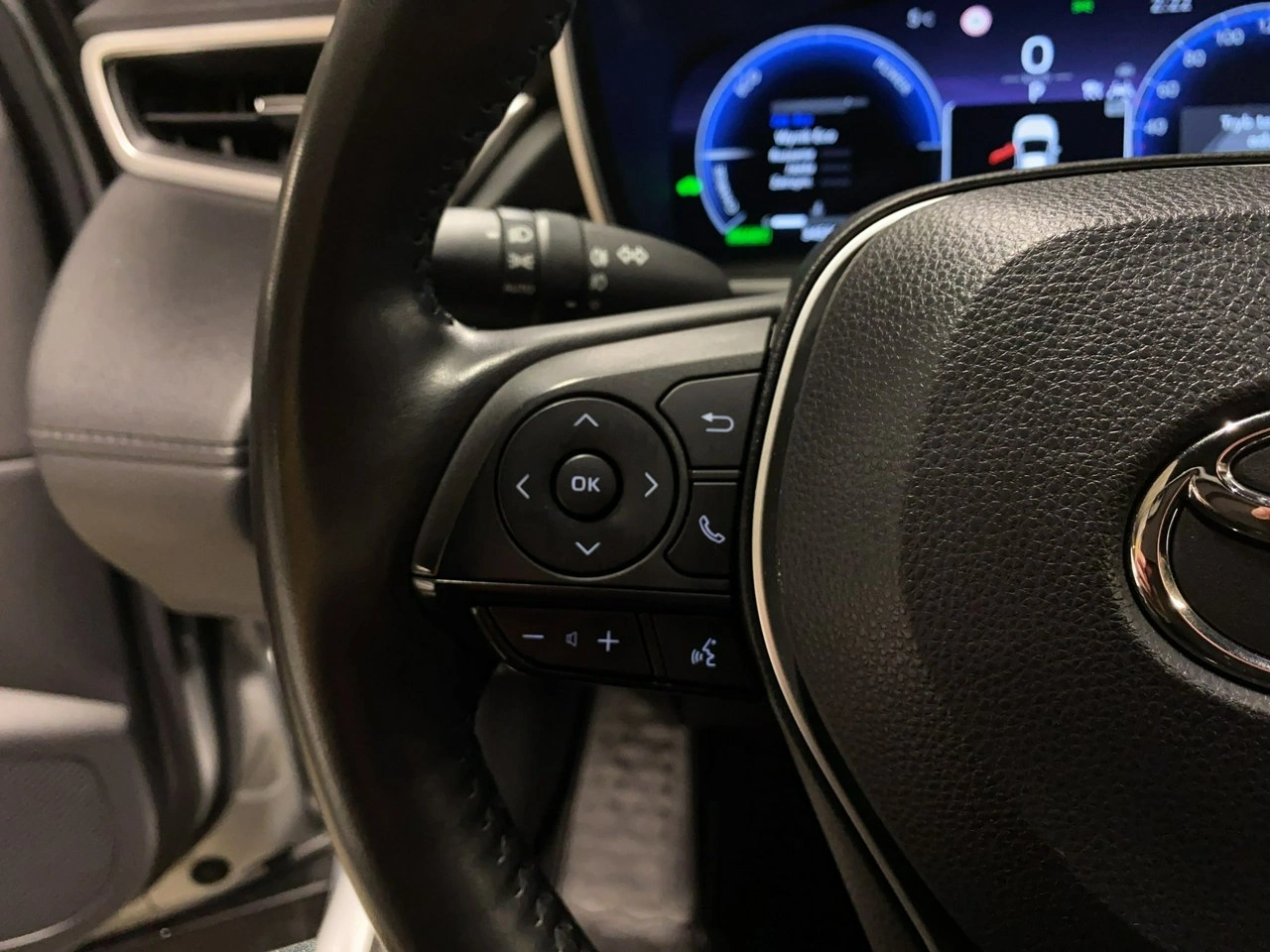 Toyota Corolla Cross - Zdjęcie 18