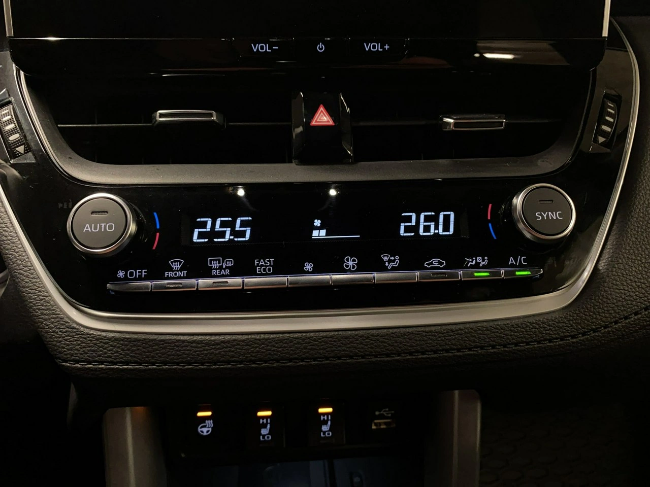 Toyota Corolla Cross - Zdjęcie 24