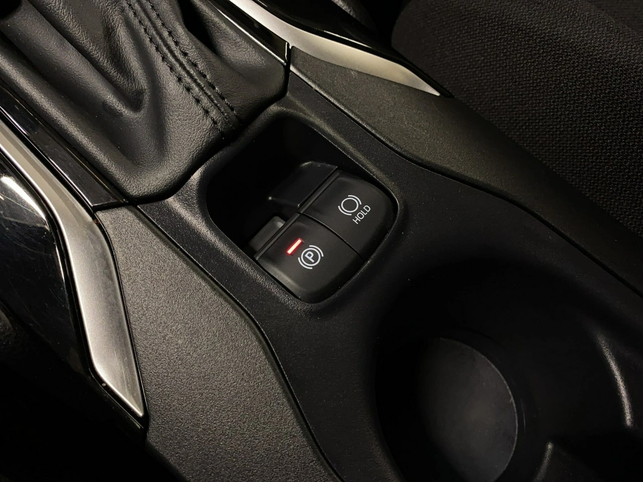 Toyota Corolla Cross - Zdjęcie 32