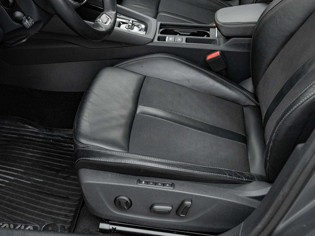 Skoda Octavia - Zdjęcie 12