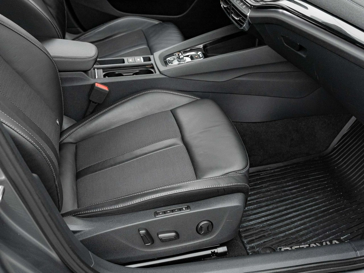 Skoda Octavia - Zdjęcie 29