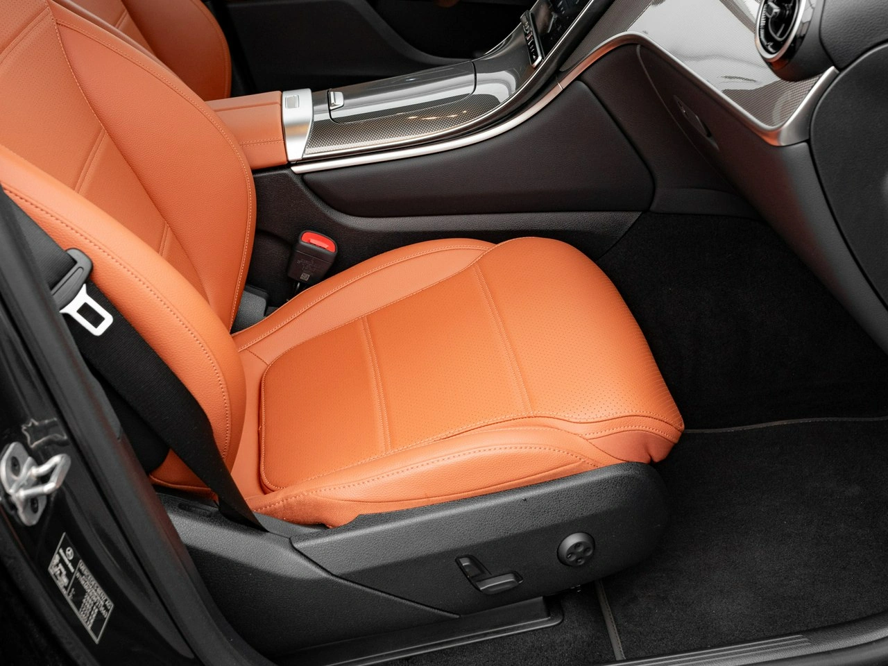 Mercedes GLC 300 - Zdjęcie 25