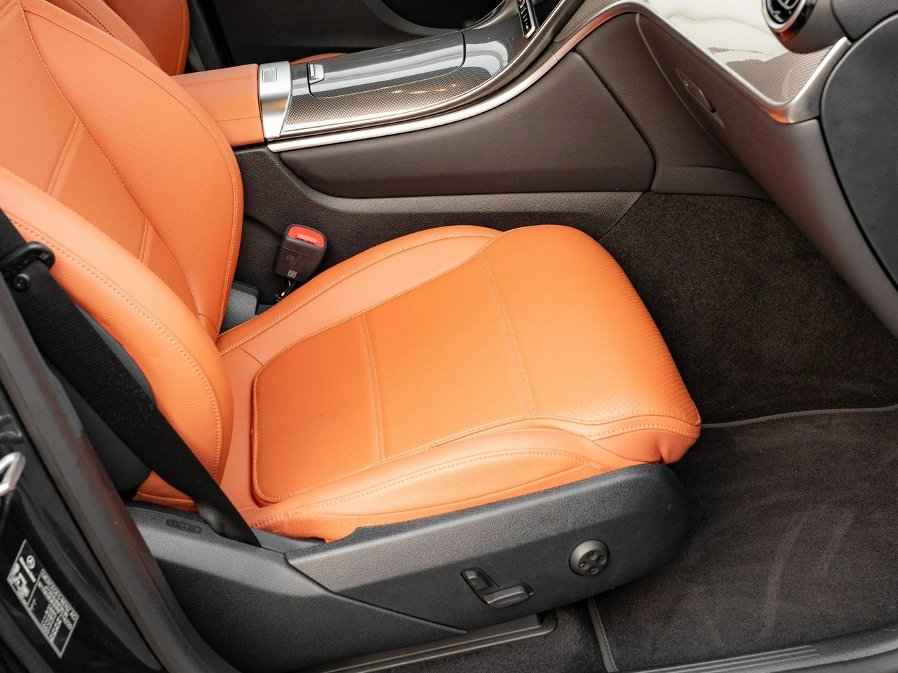 Mercedes GLC 300 - Zdjęcie 25