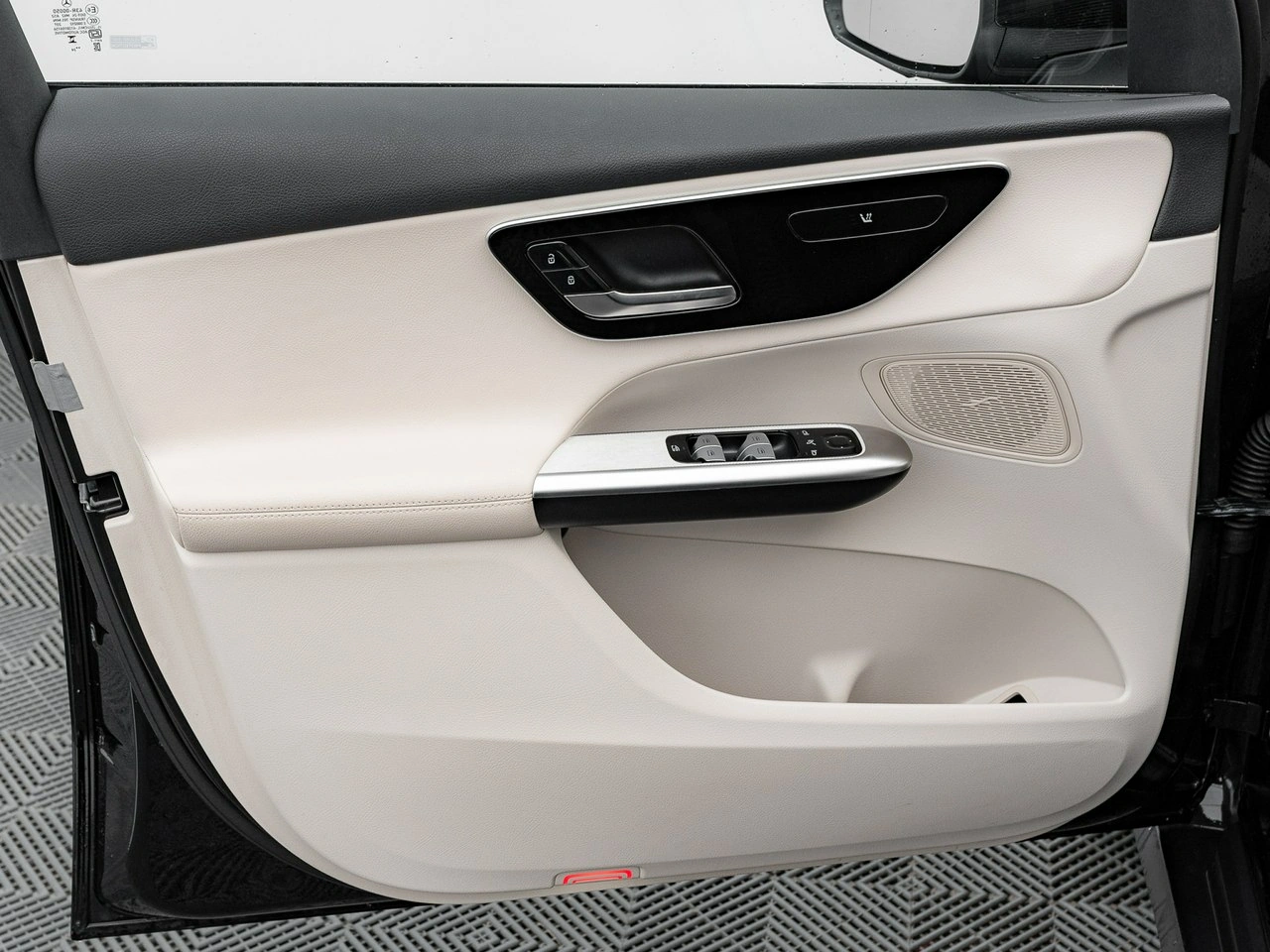 Mercedes GLC 300 - Zdjęcie 10