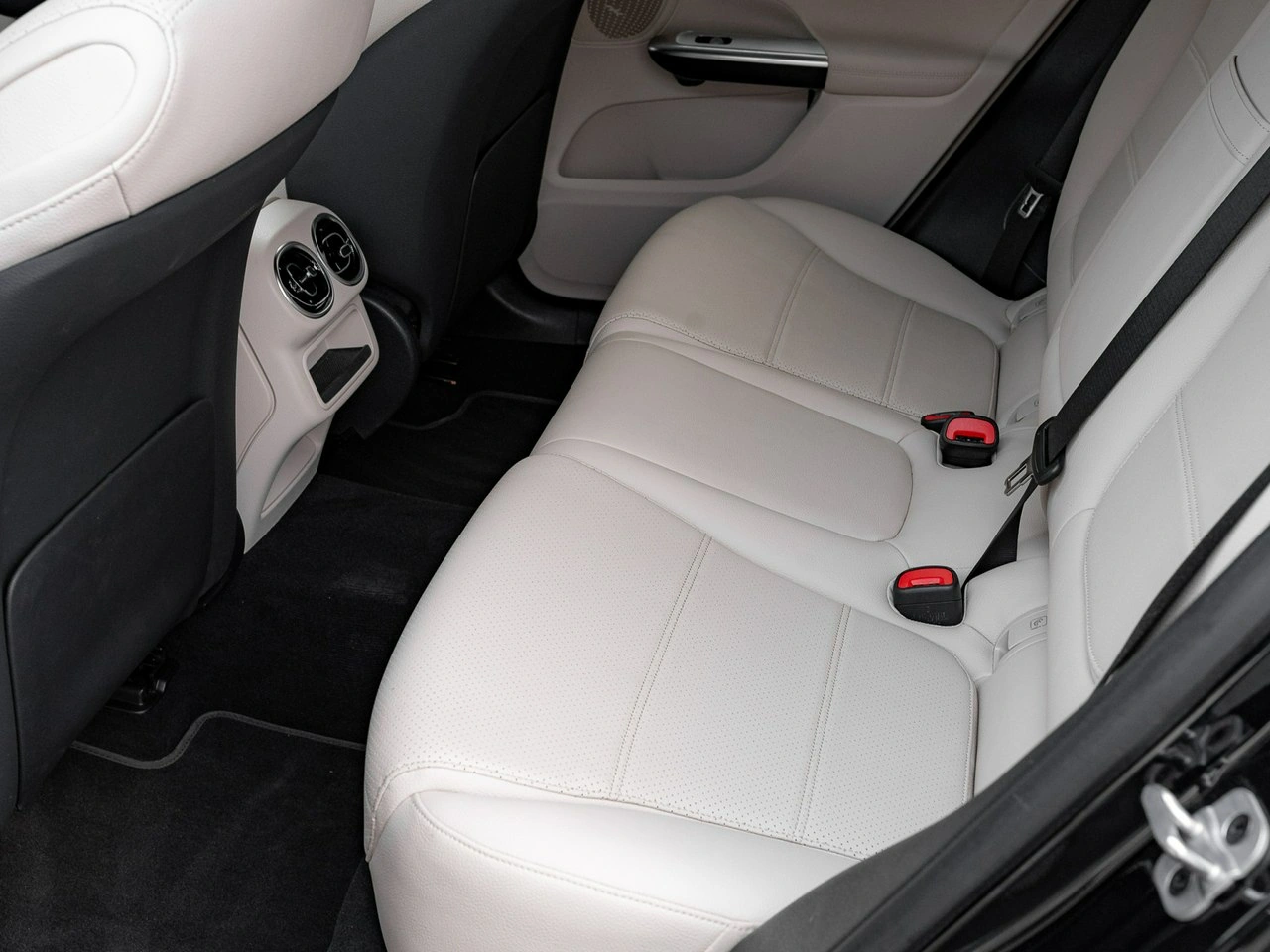 Mercedes GLC 300 - Zdjęcie 20