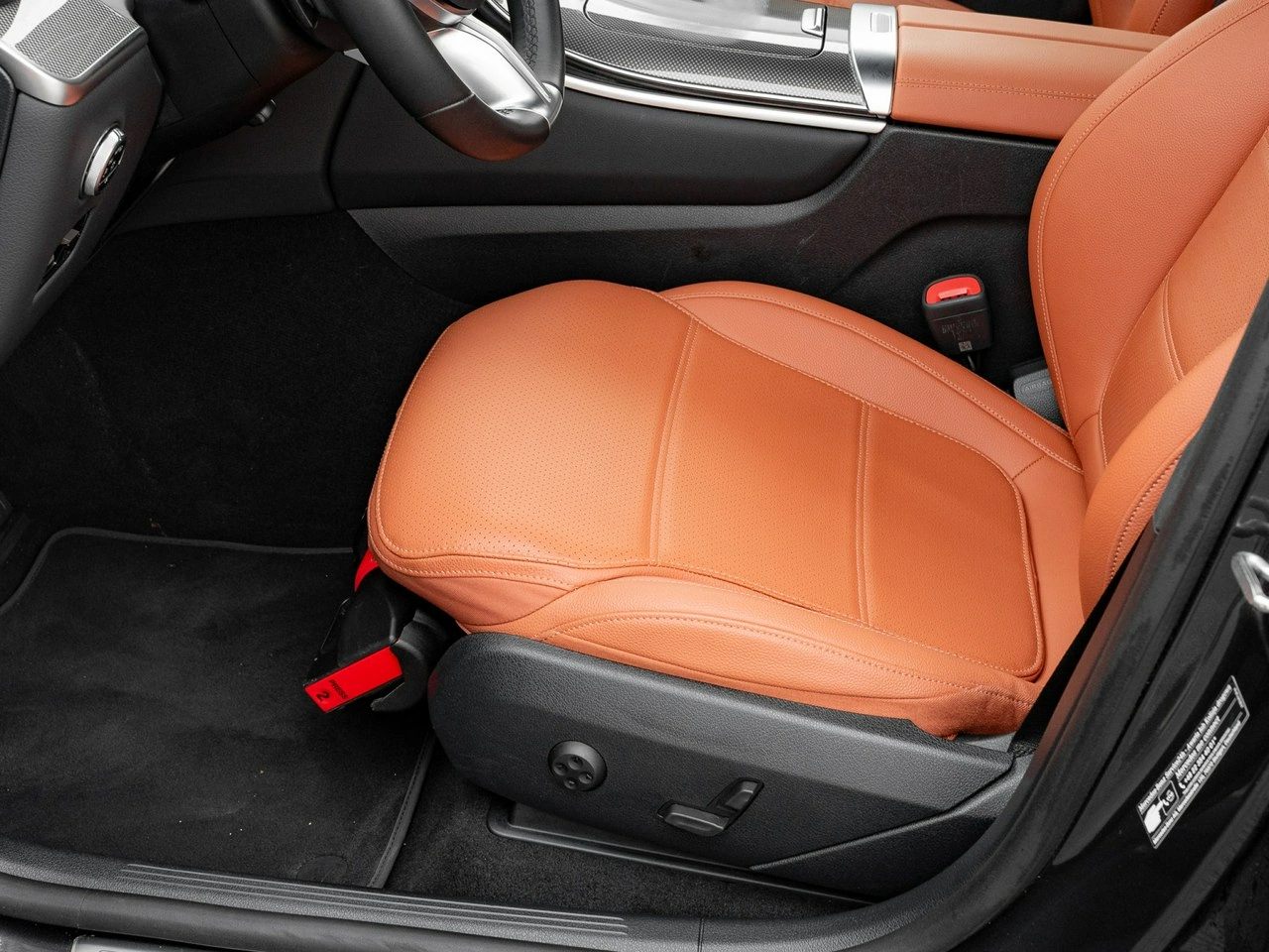 Mercedes GLC 300 - Zdjęcie 11