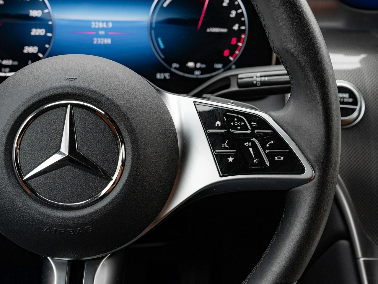 Mercedes GLC 300 - Zdjęcie 15