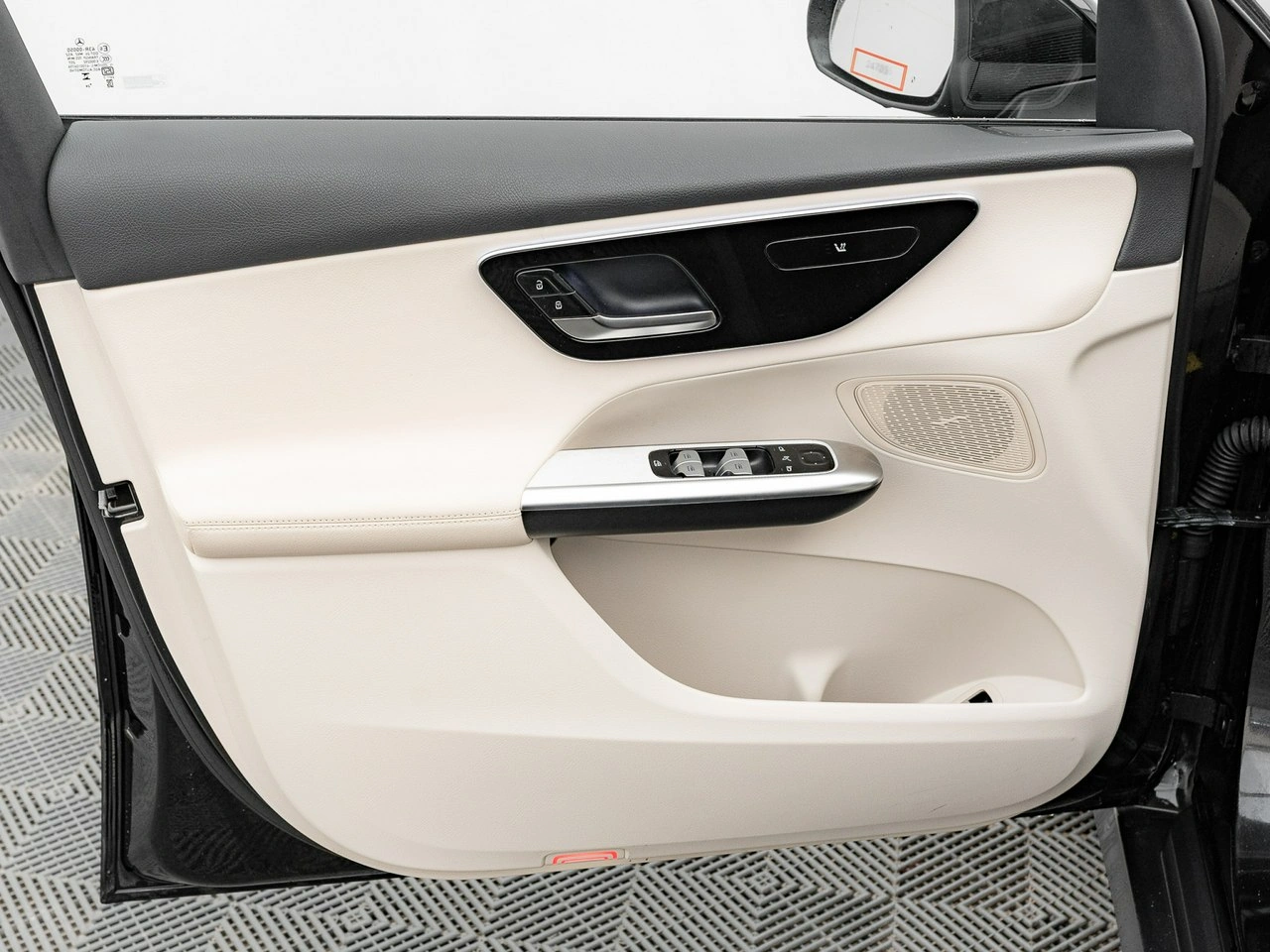 Mercedes GLC 300 - Zdjęcie 10