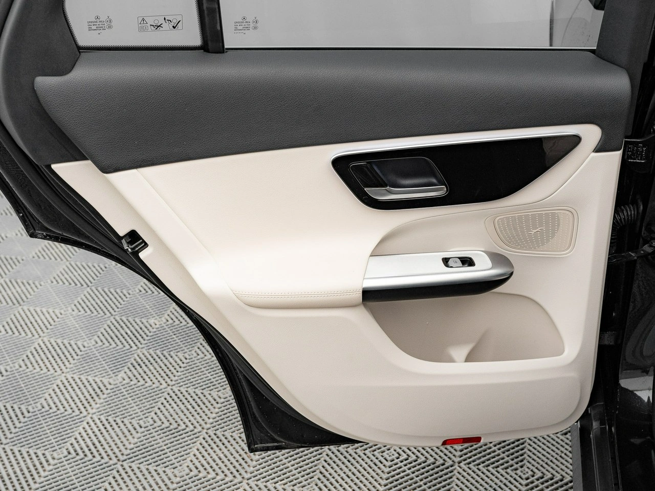 Mercedes GLC 300 - Zdjęcie 18