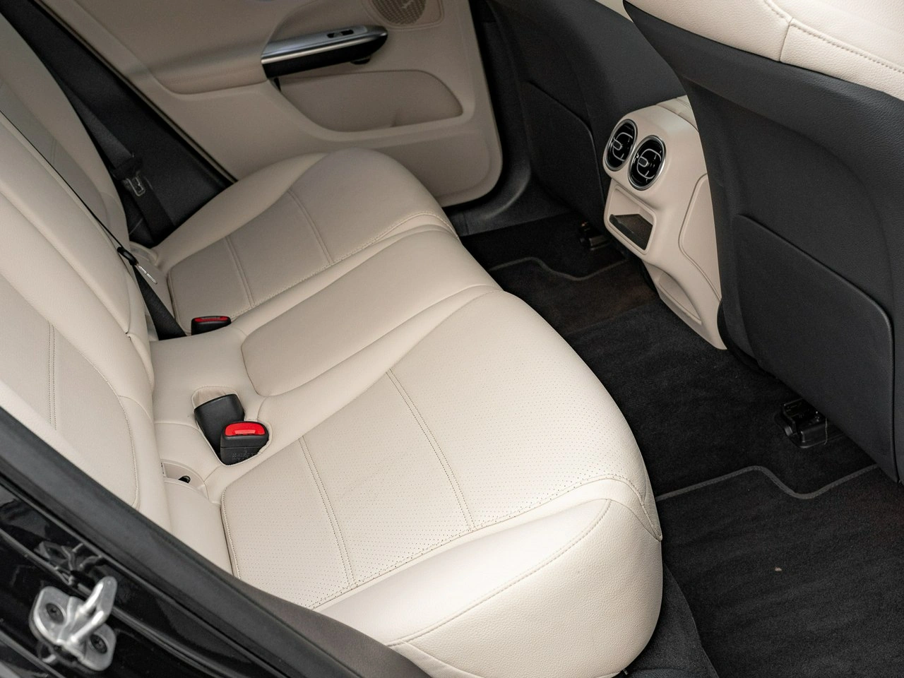 Mercedes GLC 300 - Zdjęcie 24